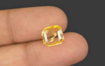 Yellow Sapphire - 3.82 Carat - Image 3