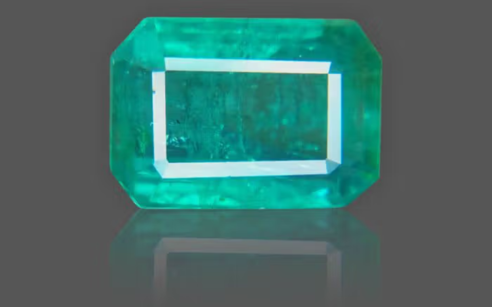 211 (41) Emerald - 3.83 Carat - Image 1