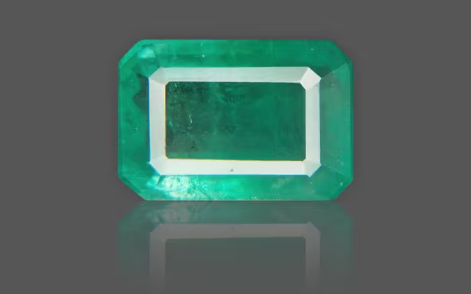 211 (54) Emerald - 5.30 Carat - Image 1