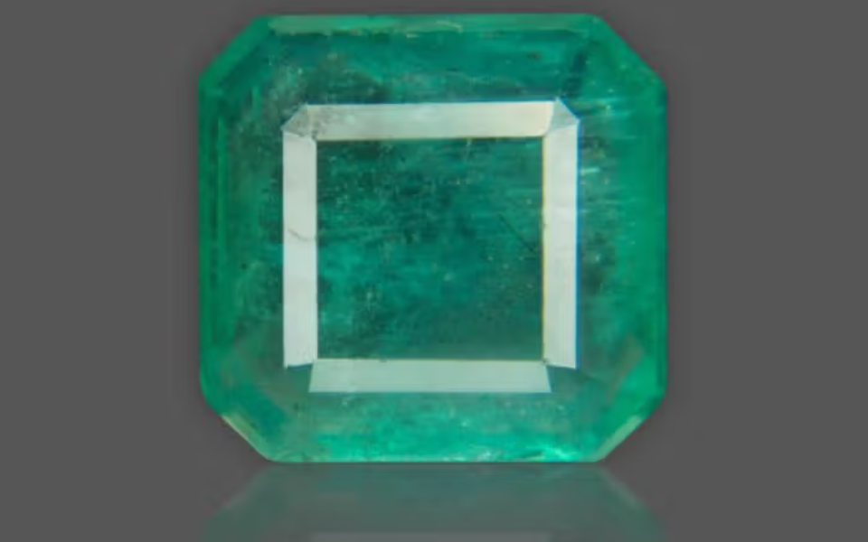 211 (59) Emerald - 5.24 Carat - Image 1