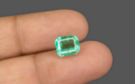 Emerald - 2.60 Carat - Image 2