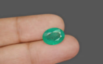 Emerald - 3.88 Carat - Image 2