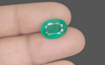 Emerald - 4.76 Carat - Image 2