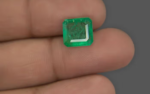 Emerald - 4.98 Carat - Image 2