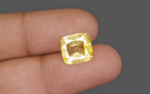 Yellow Sapphire - 5.86 Carat - Image 2