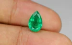Minor Oil Vivid Green Emerald - 2.15 Carats - Image 2