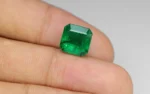 Minor Oil Vivid Green Emerald - 4.70 Carats - Image 2